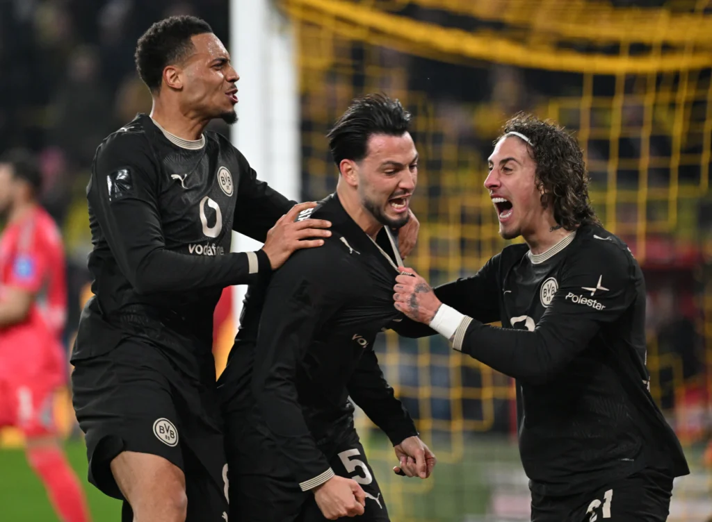 Teilnehmer: BVB gegen HSV Spielerbewertungen ausführliche Analyse der Leistungen im Spiel